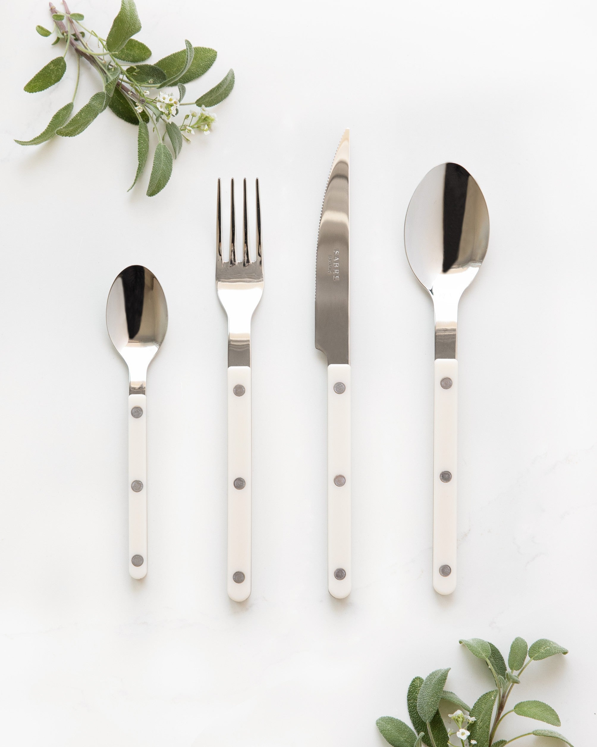 El Arte de Cómo Elegir la Cubertería Perfecta para tu Estilo de Vida