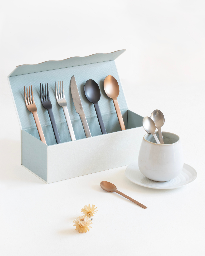 Tokyo Vintage 24-Piece Cutlery Set
